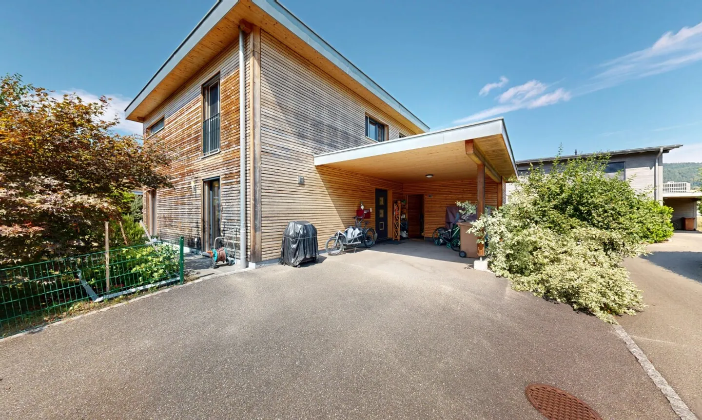 Charmante maison familiale de 5,5 pièces avec jardin - Foto 1 von 11