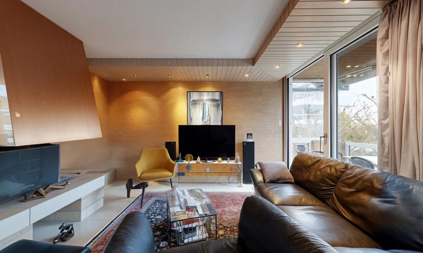 Duplex Apartment in St-Sulpice - Photo 3 of 12