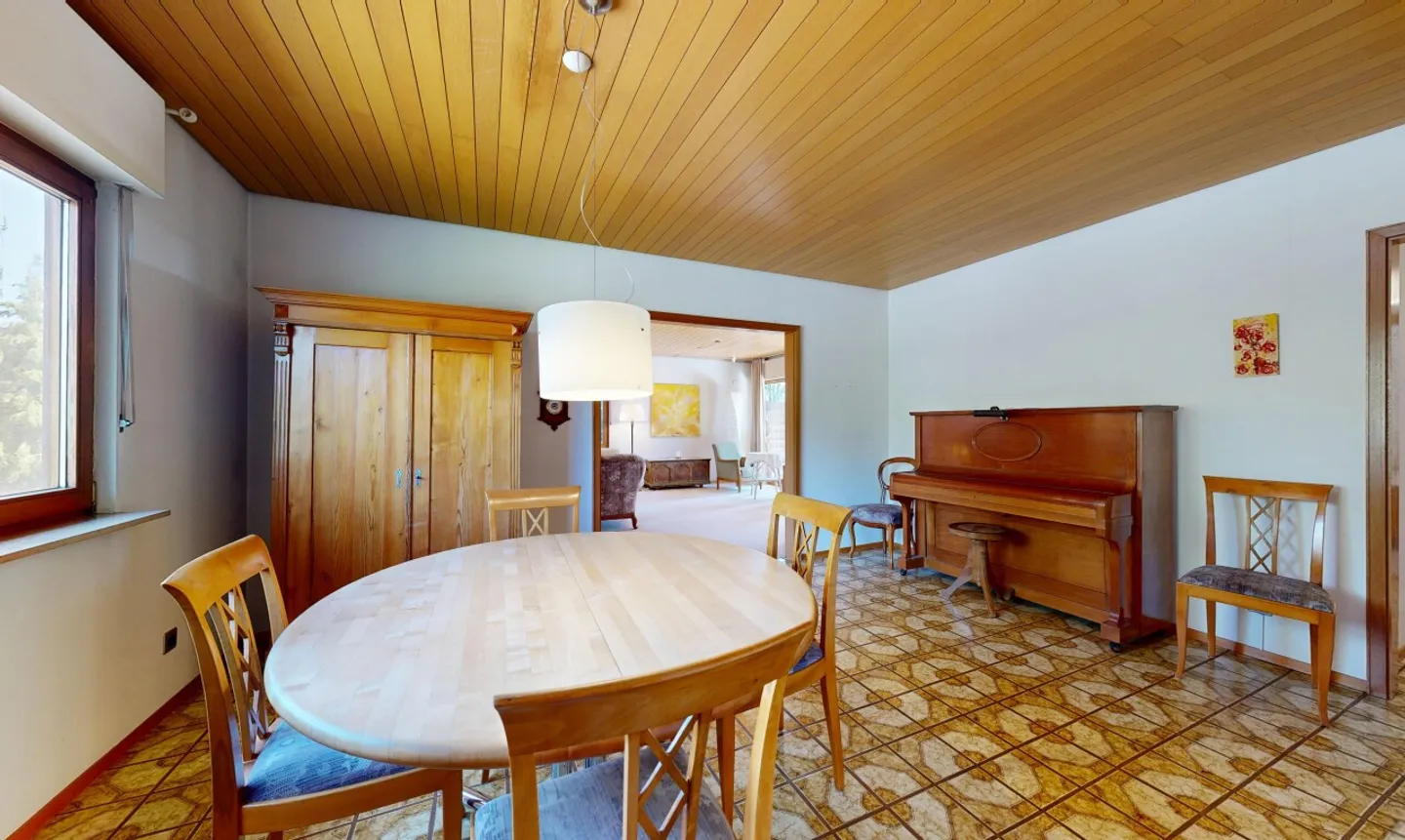 Freistehendes Einfamilienhaus auf 1'127 m² Traumgrundstück - Photo 8 sur 13