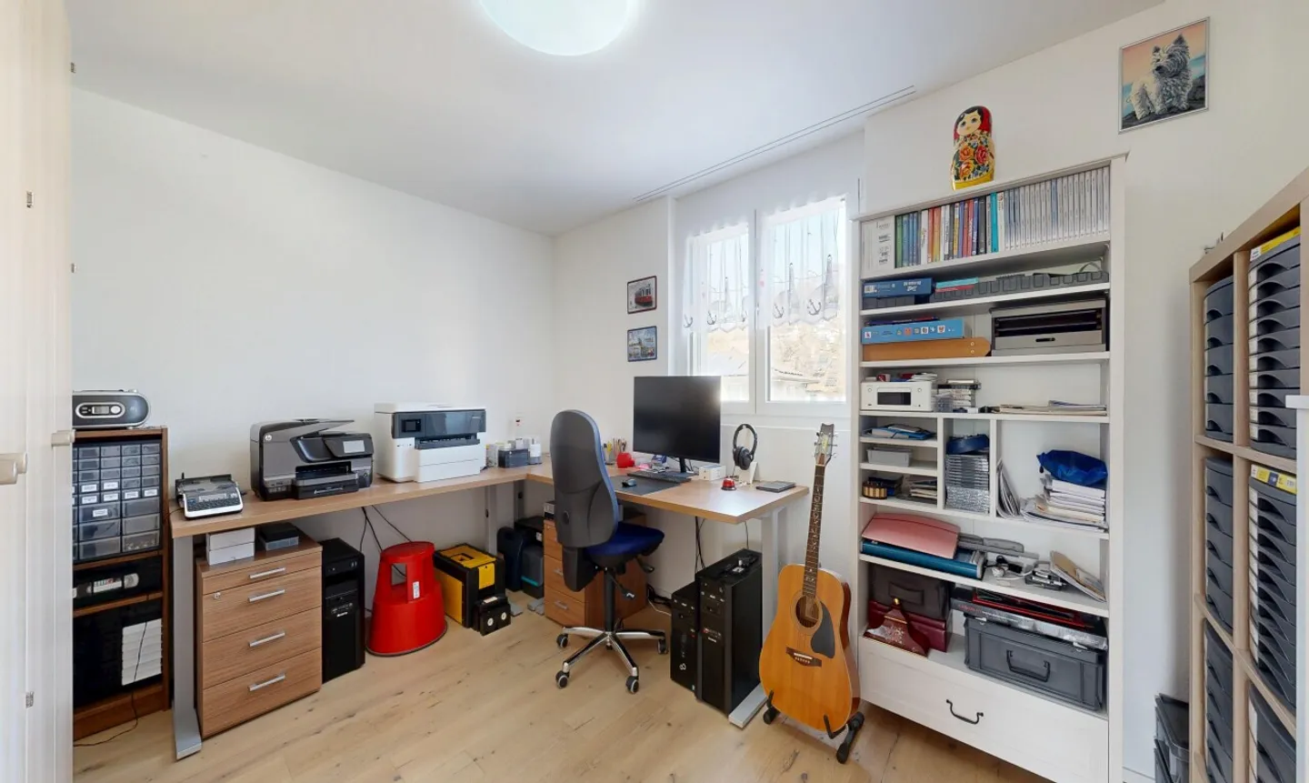 Appartement de 4.5 pièces comme neuf avec balcon sud-ouest - Photo 10 sur 11