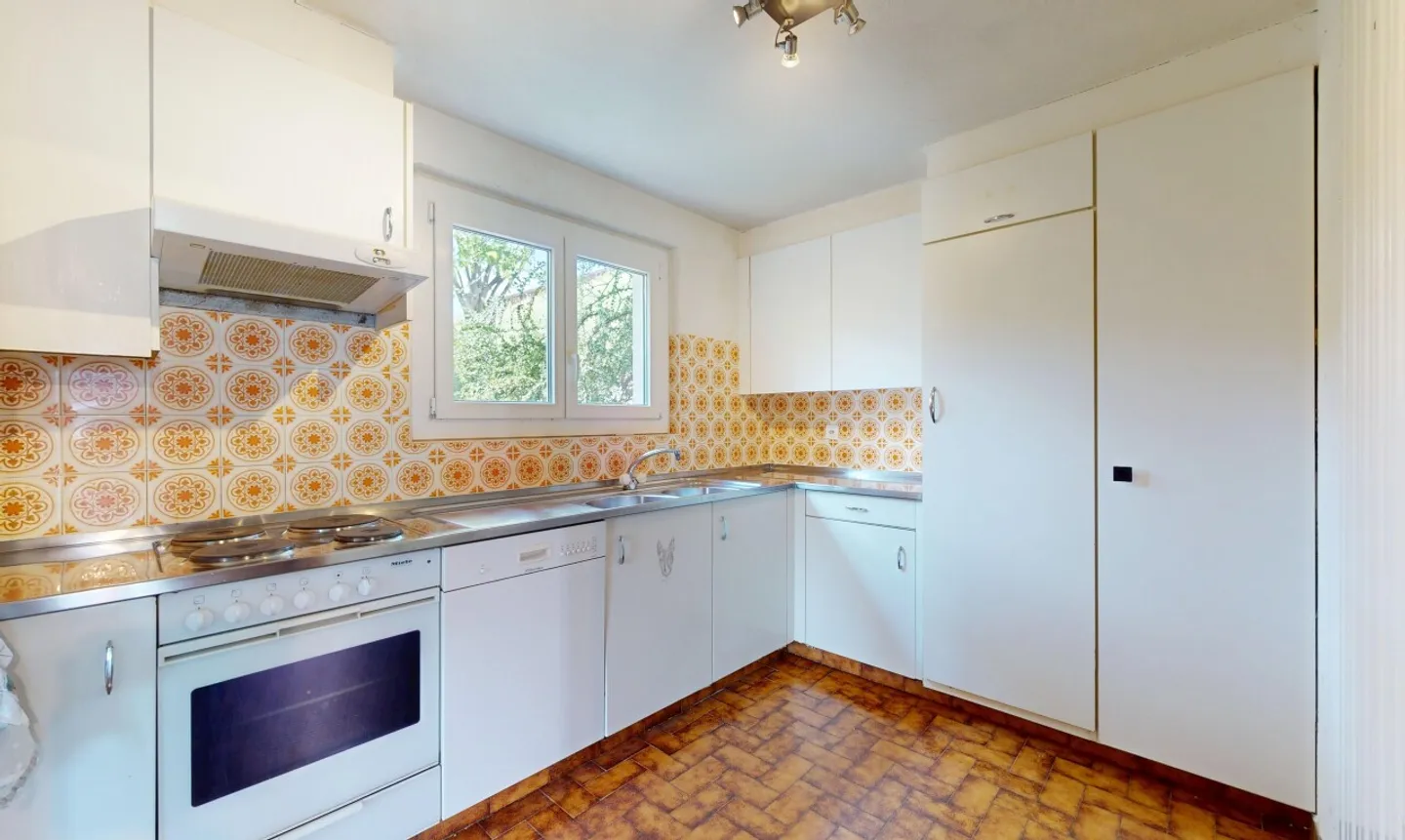 Vista panoramica e fascino autentico: Un chalet da reinventare - Foto 11 di 13