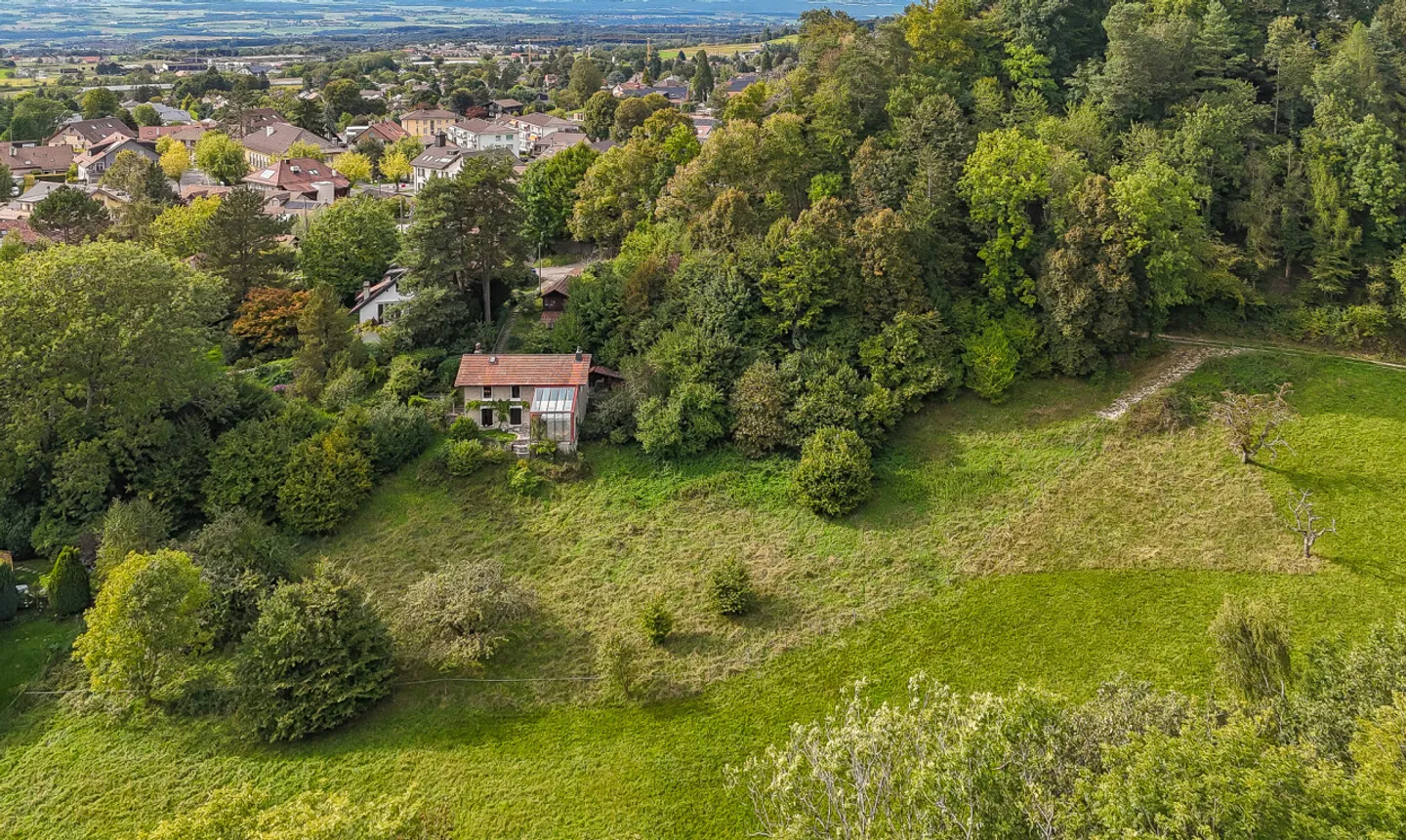 BAUBARES GRUNDSTÜCK MIT PROJEKT FÜR 2 WOHNUNGEN + GRÜNFLÄCHE - Foto 8 von 11