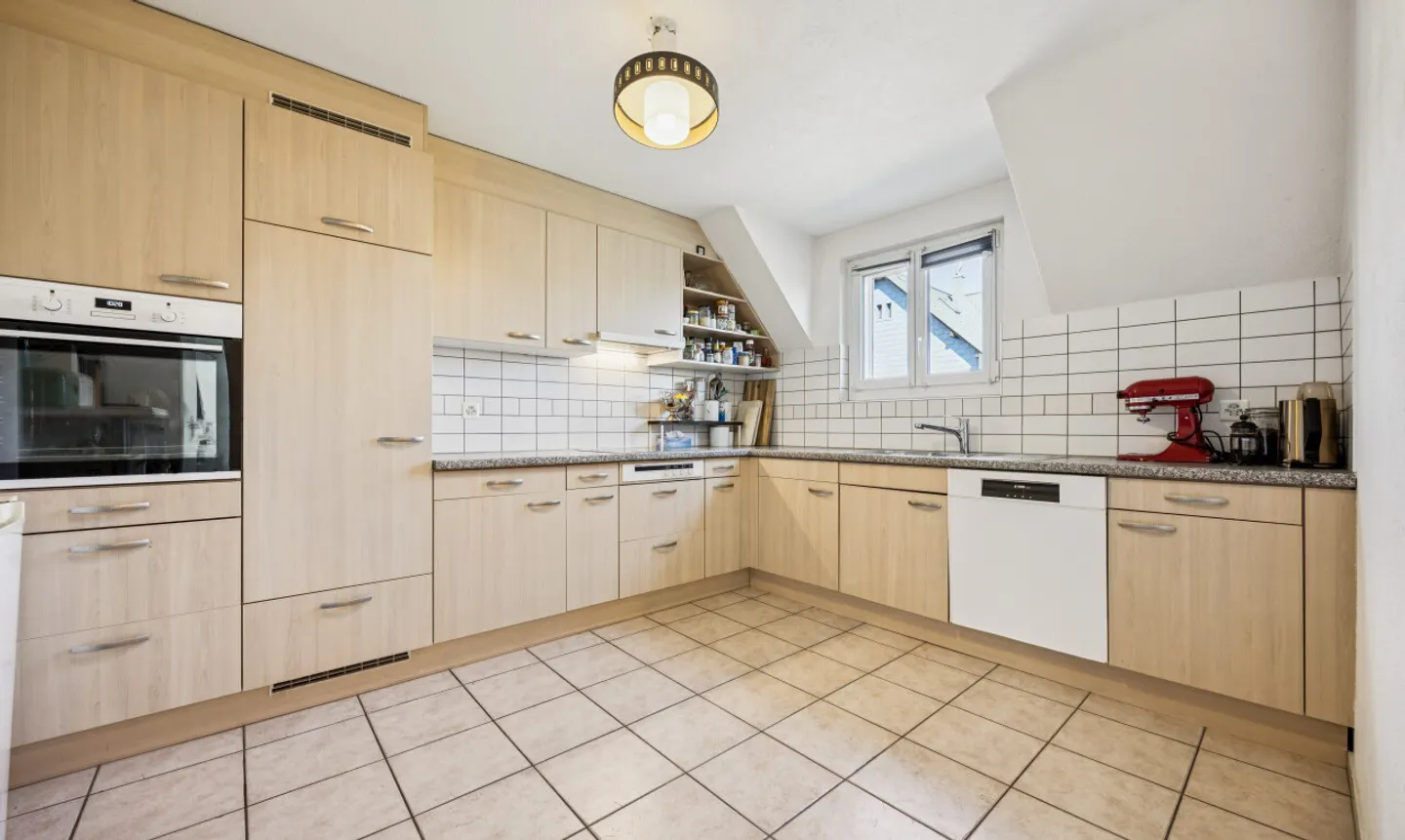 Residential building with plenty of space and opportunities - additional building land optional - Photo 5 of 11