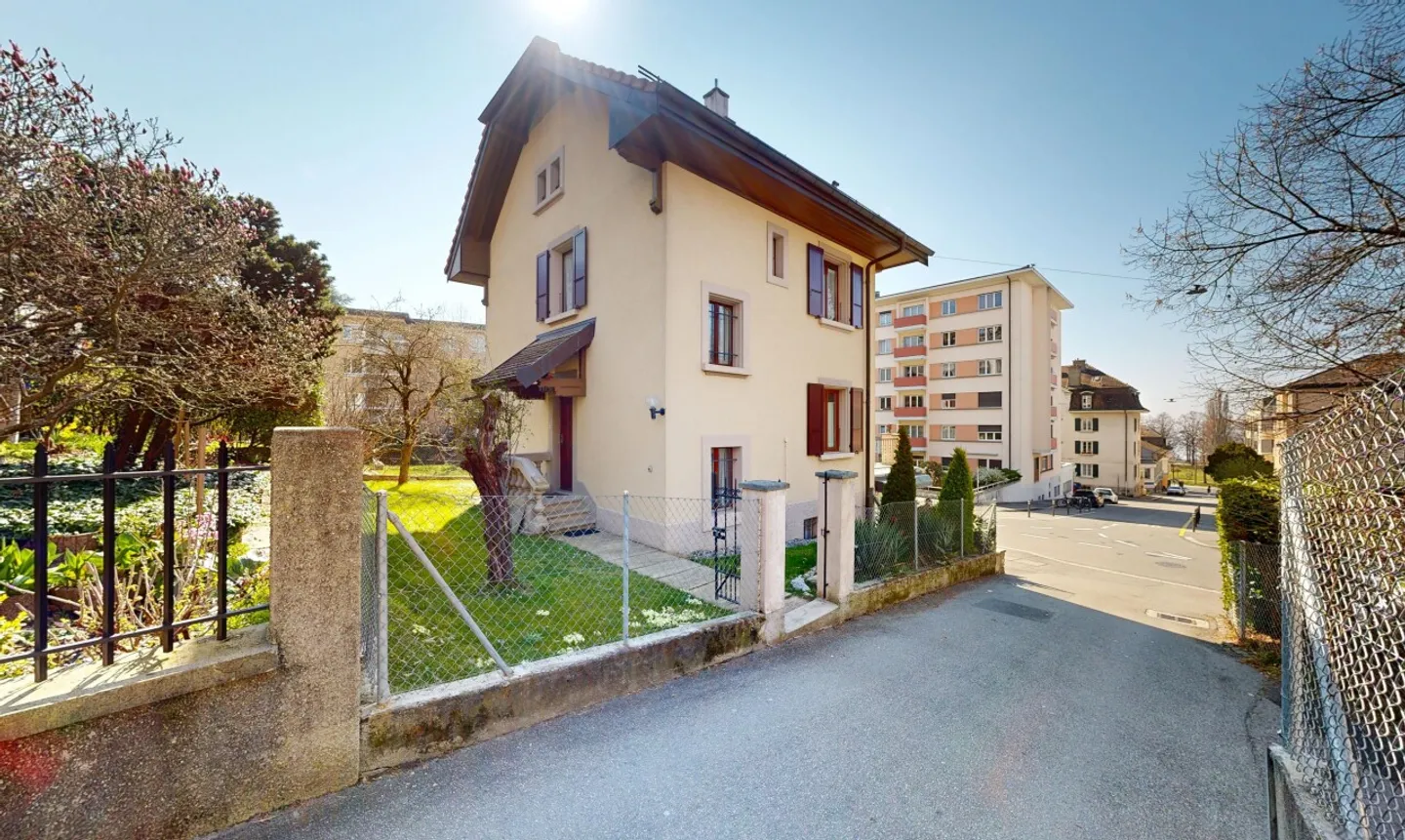 Beautiful detached house in Lausanne - Photo 1 of 11