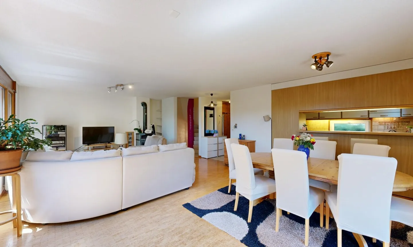 Una casa familiare affascinante con giardino nel cuore di Épalinges - Foto 4 di 11