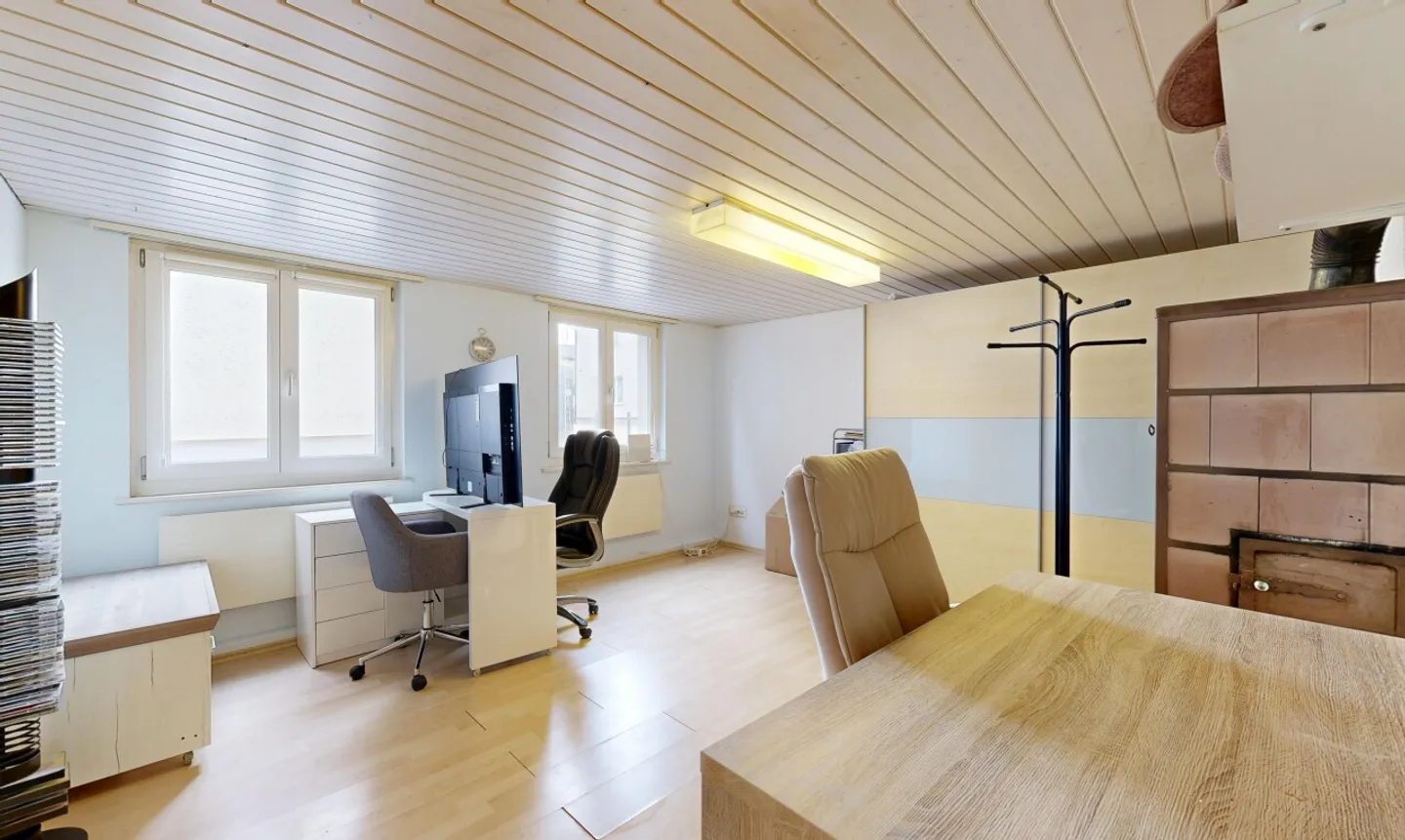 Charming 5-room corner terraced house in a sought-after location in Bottighofen - Photo 8 of 11