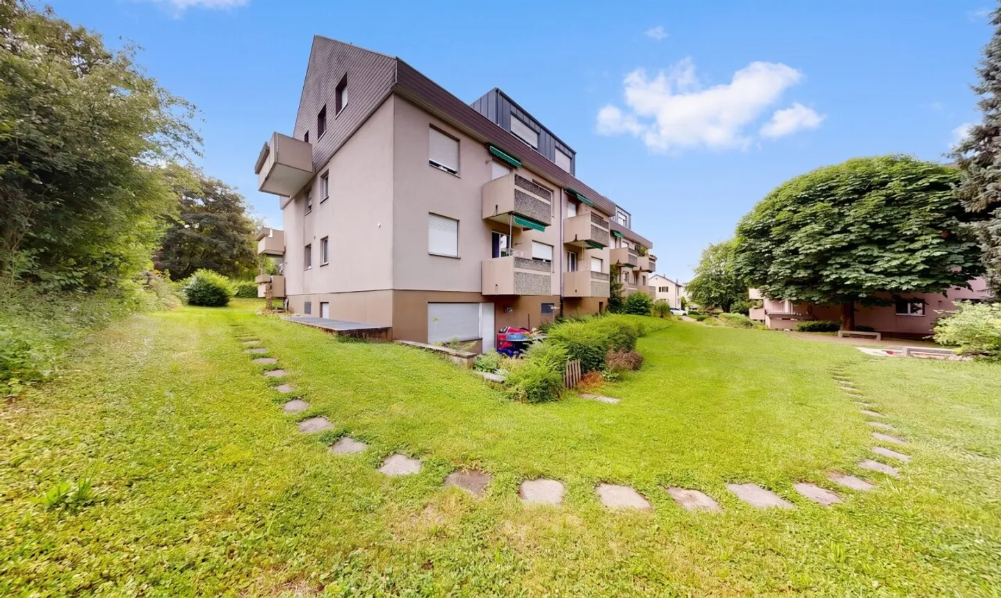 Appartement lumineux et bien entretenu de 2,5 pièces dans un emplacement attrayant à Arlesheim - Photo 2 sur 11