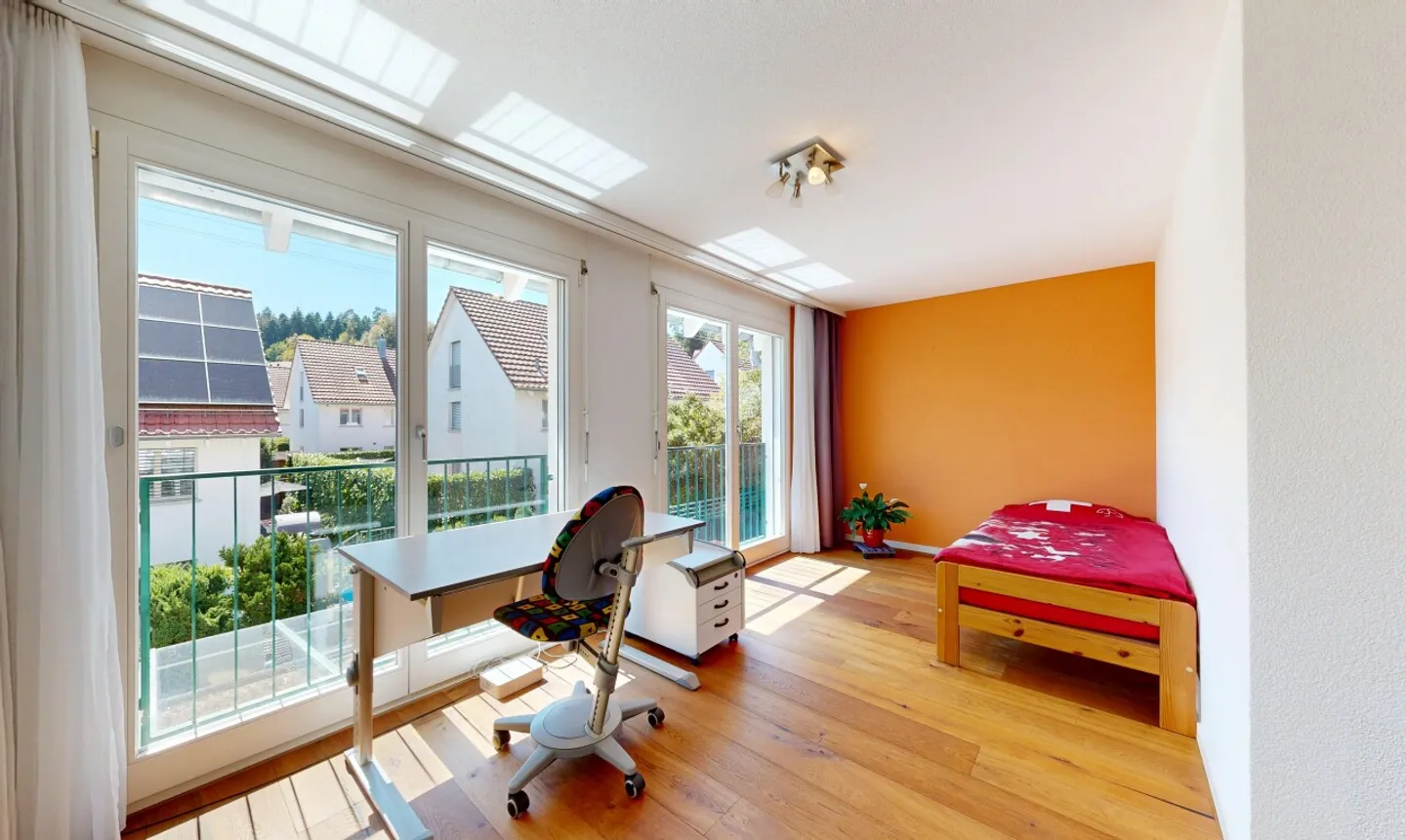 Attraktives 4.5-Zimmer-Doppeleinfamilienhaus - Foto 9 di 11
