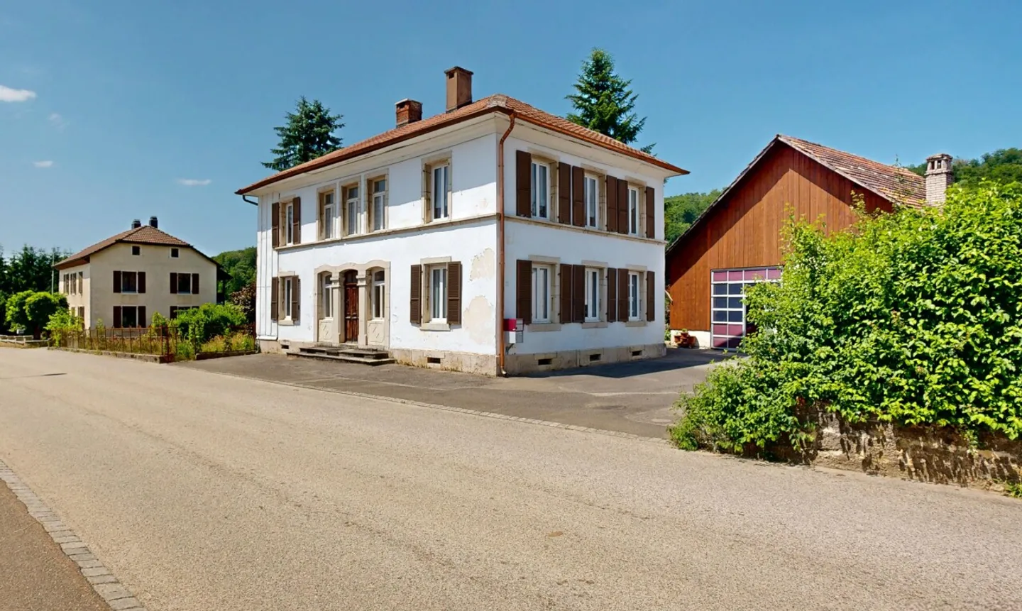 Maison familiale avec jardin - Photo 1 sur 13