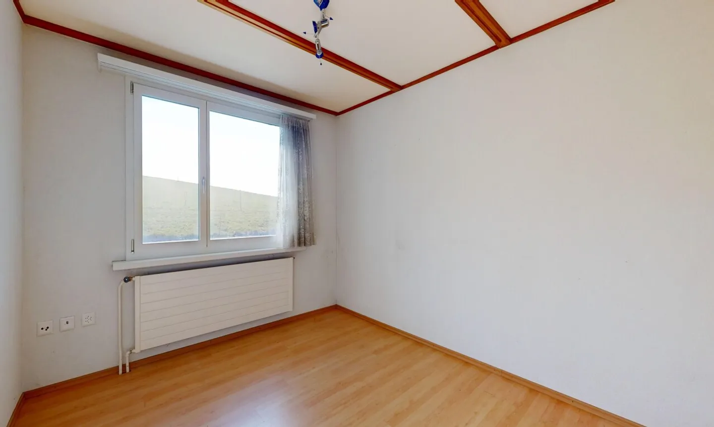 Charming 3.5-room single-family house with great potential in a quiet location - Photo 5 of 11