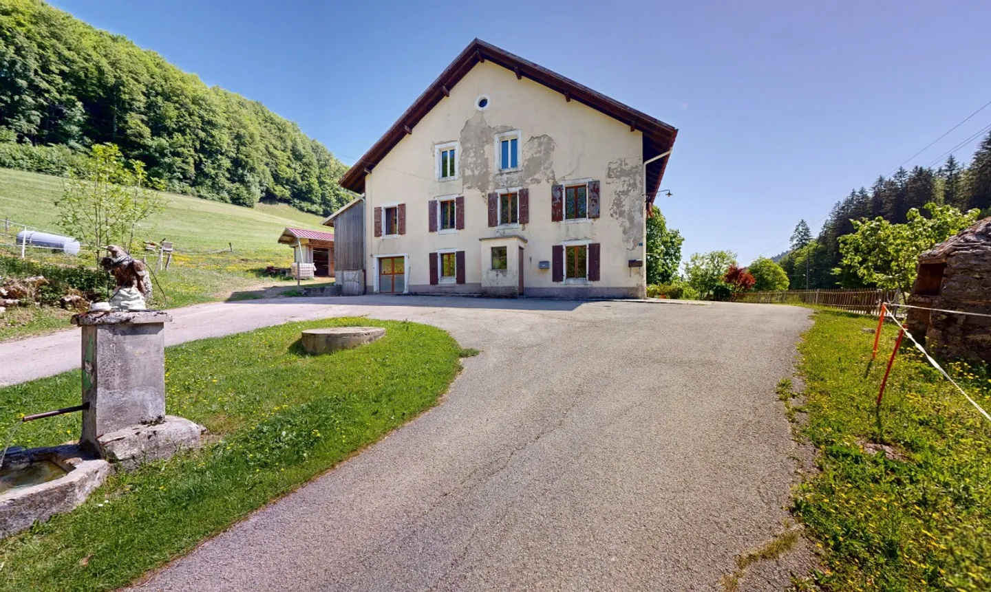Les Bayards: Ancienne ferme avec grange et appartements - Photo 10 sur 11