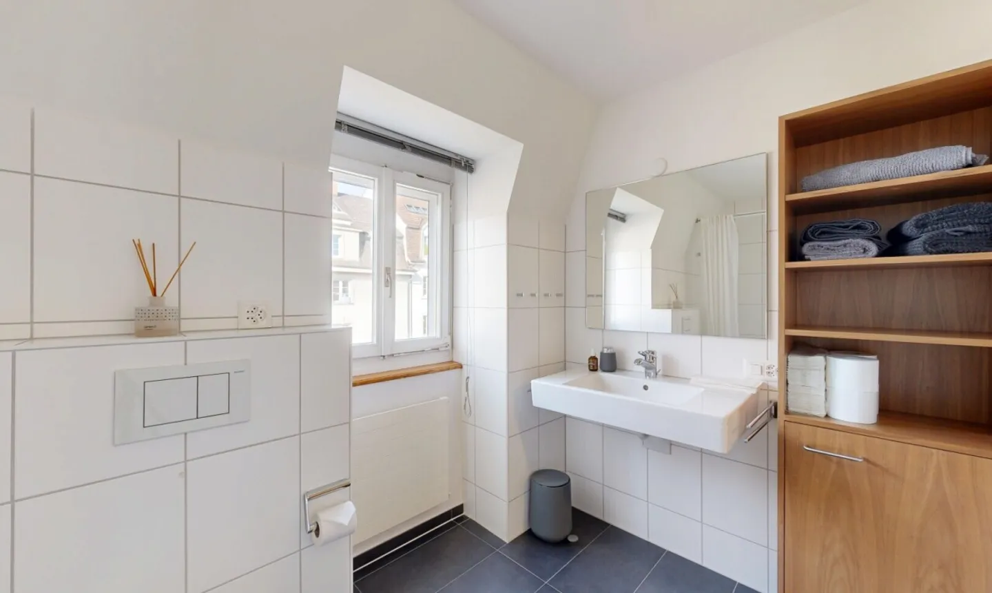 Renovated Old Town House in a Privileged Location (Wettstein Quarter) - Photo 11 of 13