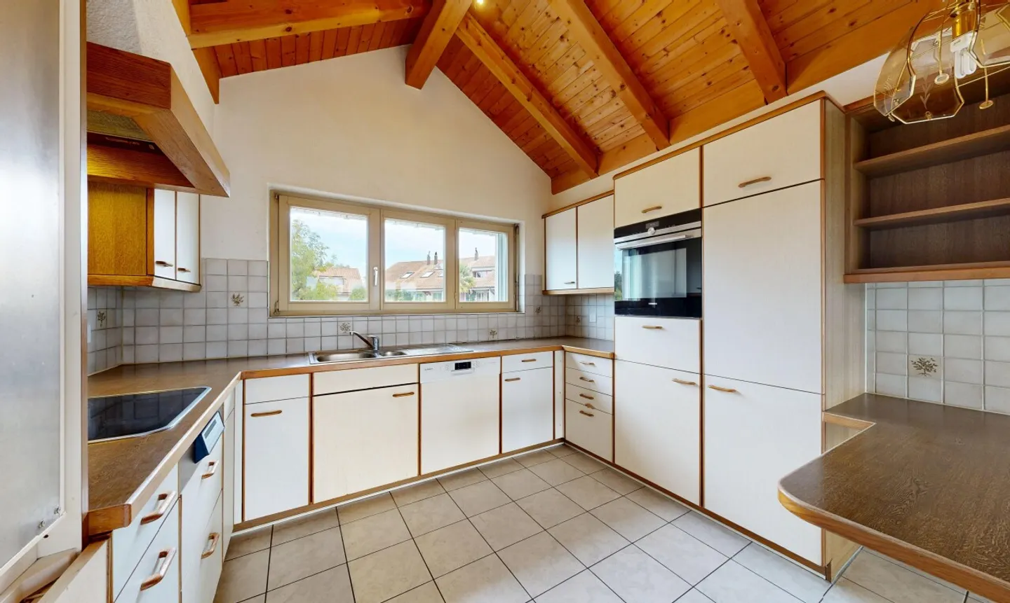 Appartement duplex 4 pièces avec terrasse et cheminée - Photo 2 sur 11