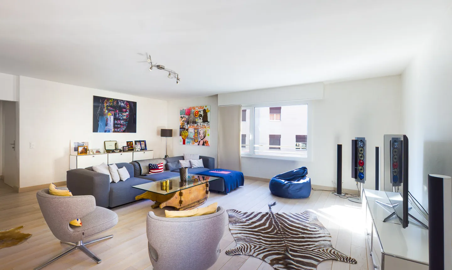 Lausanne – Montelly: Bright Crossing Attic - Photo 1 of 11