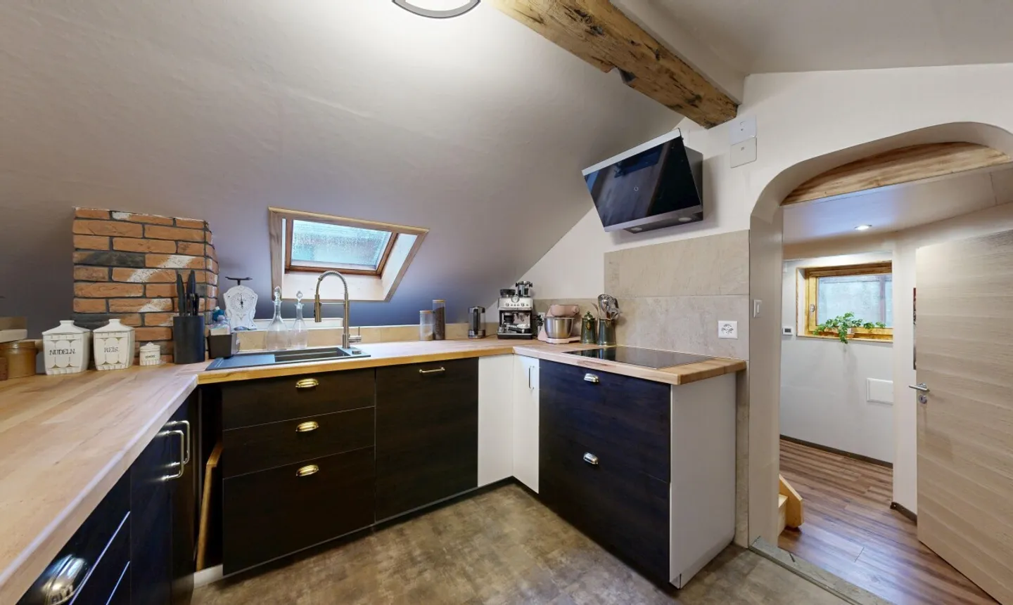 Renovated Family Home with Garden - Photo 9 of 11