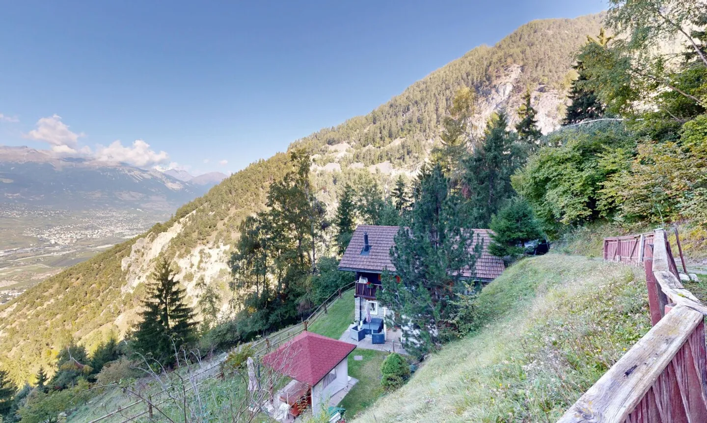 Chalet Charmant à Grône - Photo 1 sur 11