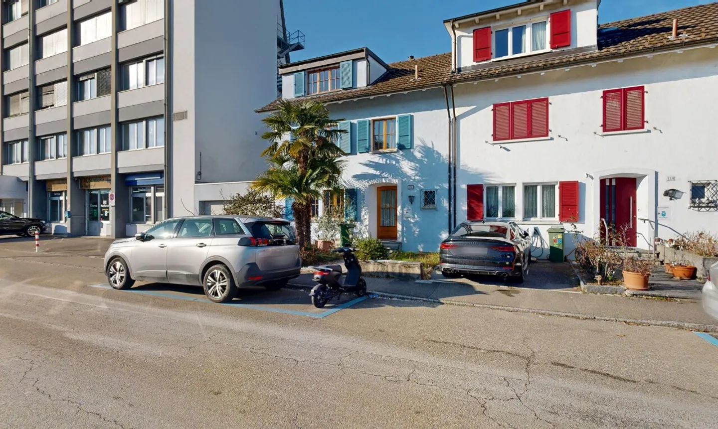Affascinante casa a schiera di 6 stanze in posizione centrale - Foto 12 di 13