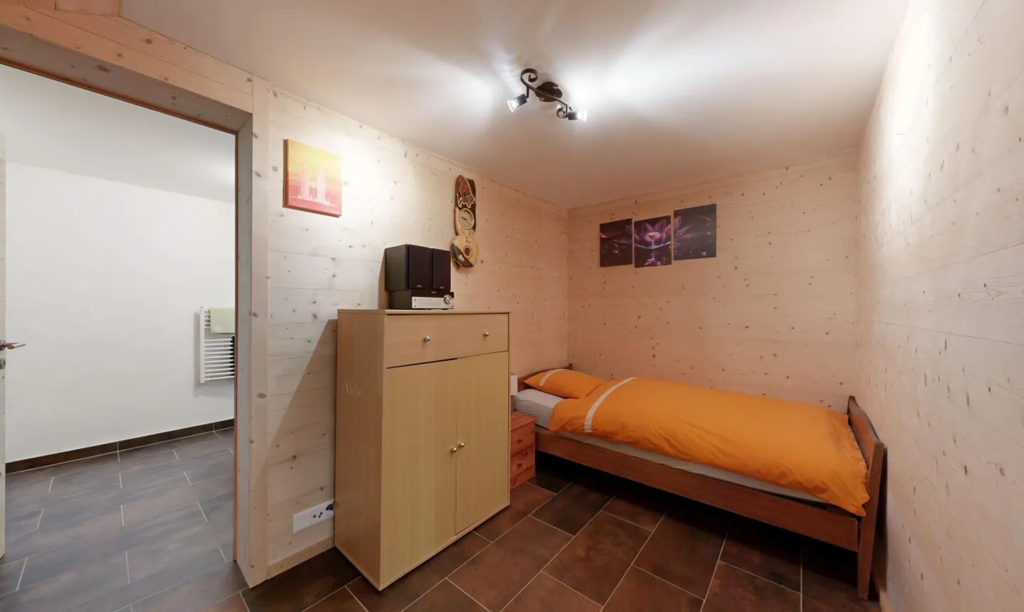 Spazioso appartamento con giardino privato vicino alle piste - Foto 9 di 11