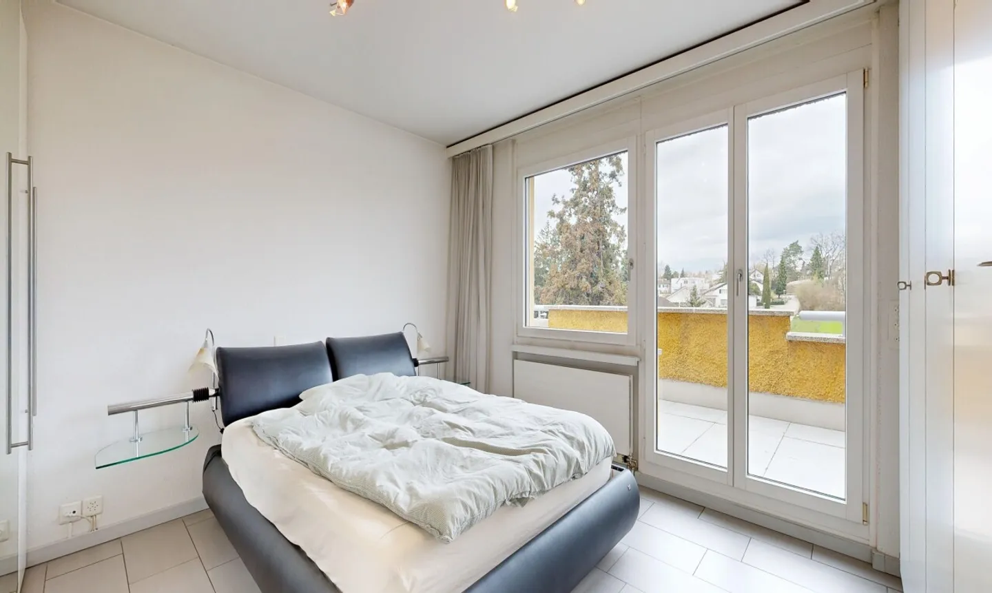 Stylish Attic Apartment with Terrace - Photo 8 of 11