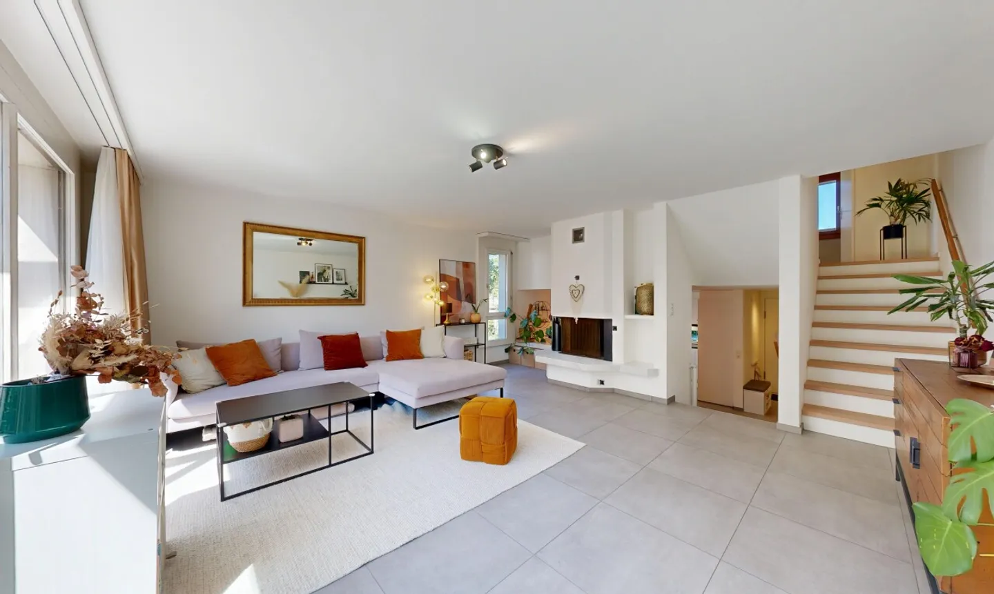 Maison familiale semi-détachée spacieuse dans un emplacement calme mais central - Photo 4 sur 11