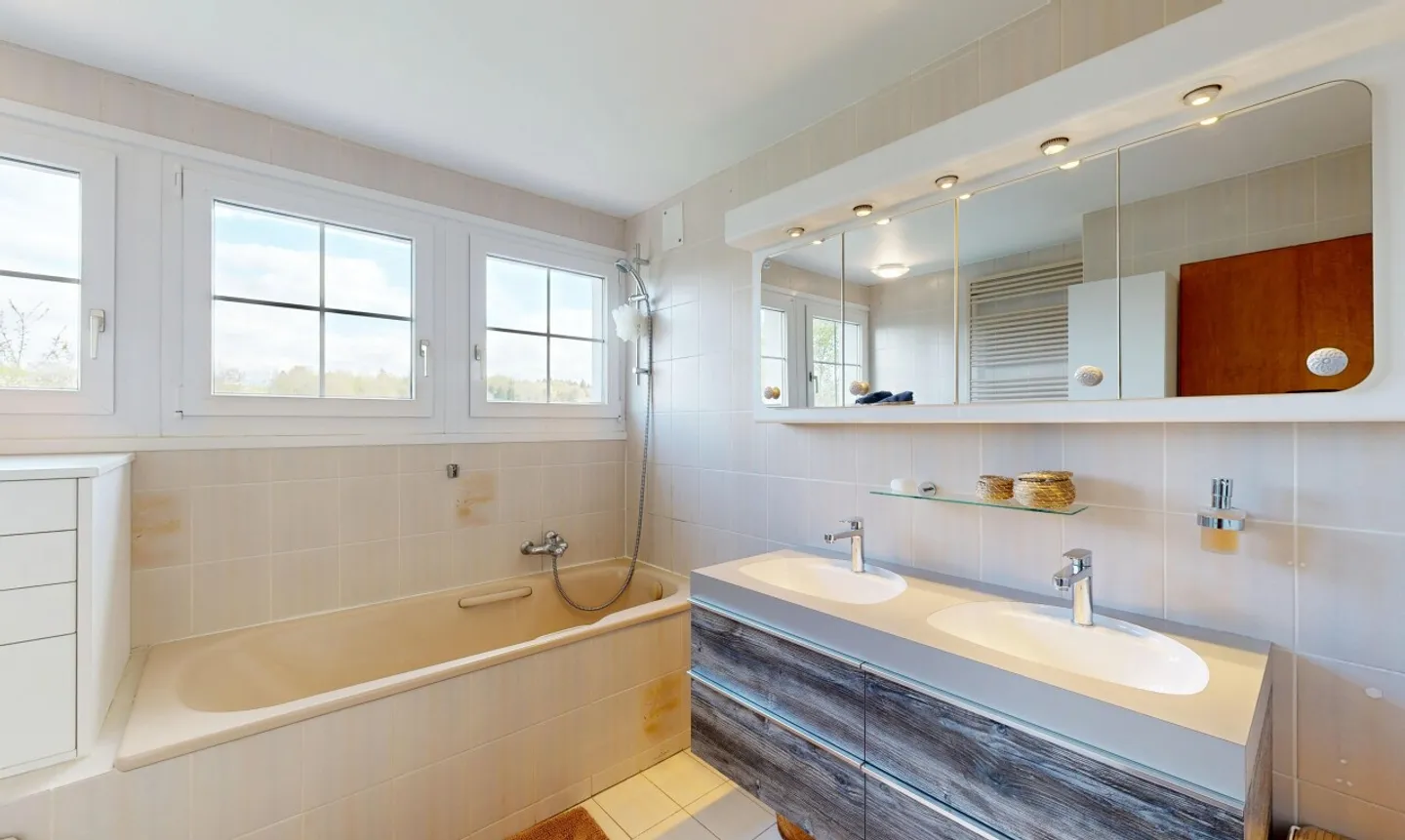 Serene Frame and Exceptional Brightness for this Family Home - Photo 10 of 11