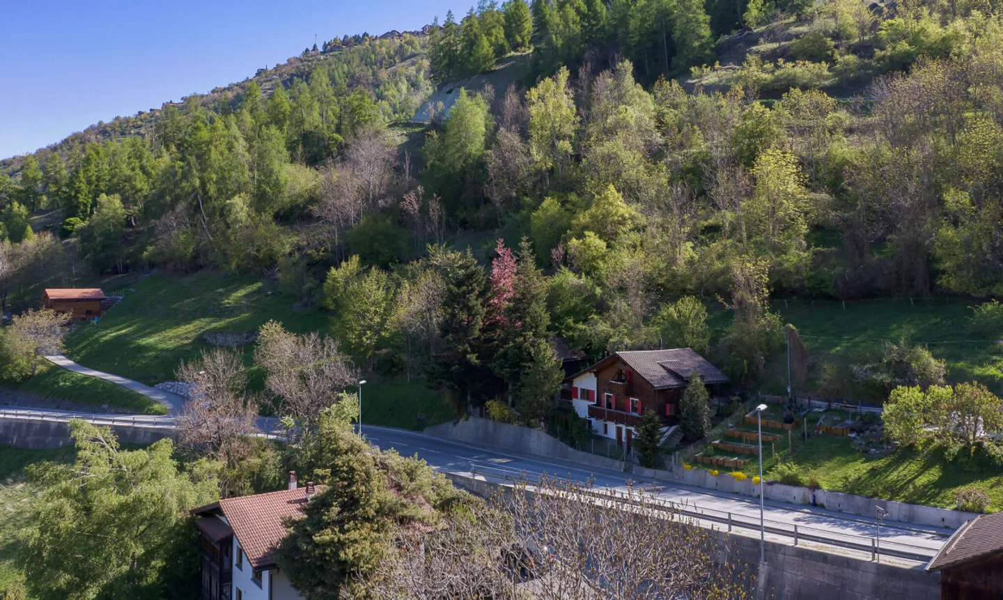 A 3 minuti da Nendaz – Chalet ristrutturato con fascino e vista sulle Alpi - Foto 1 di 11