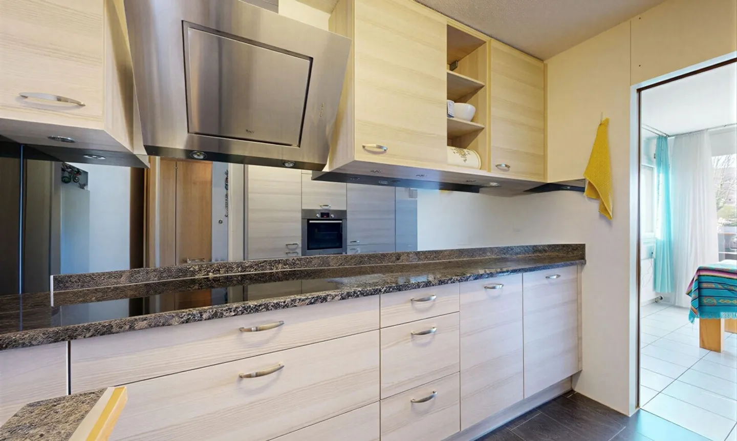 Appartamento elegante di 4,5 stanze con balcone a Nidau - Foto 7 di 11