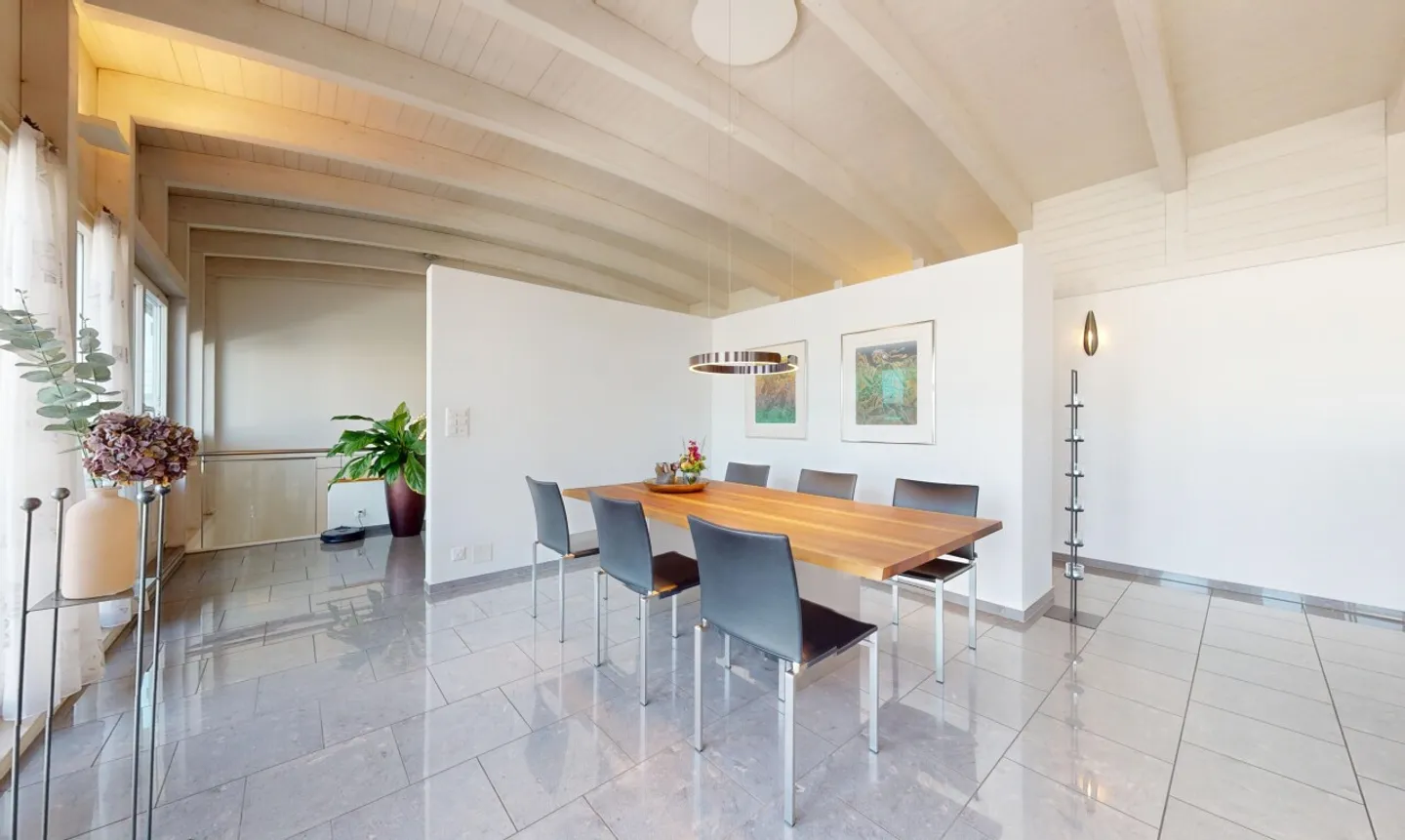 Edificio residenziale e commerciale attraente con appartamento elegante - Foto 2 di 13