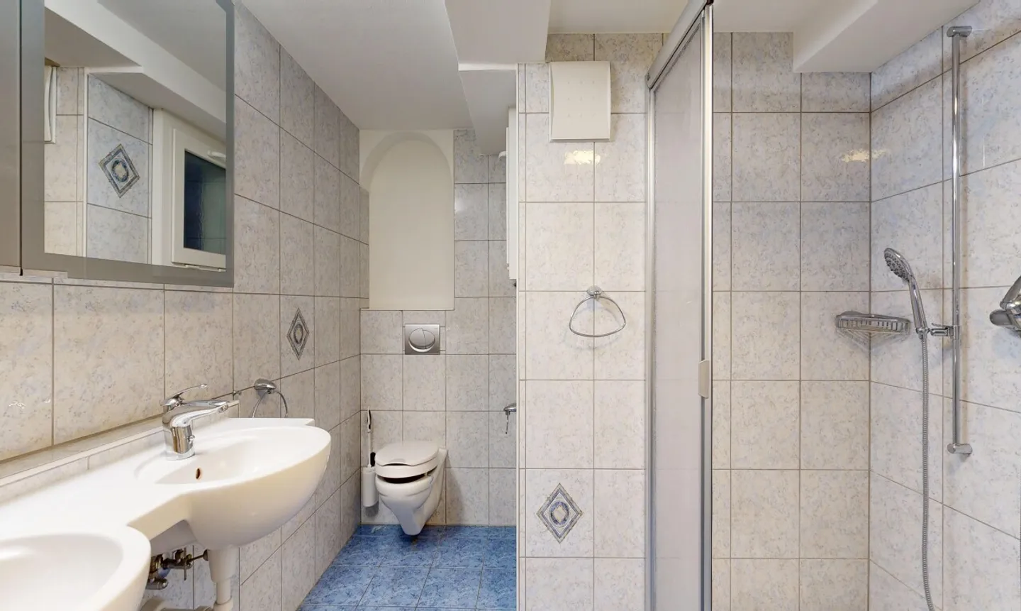 Charmante und grosszügige 3.5-Zimmer Wohnung mit privatem Garten! - Foto 8 di 11