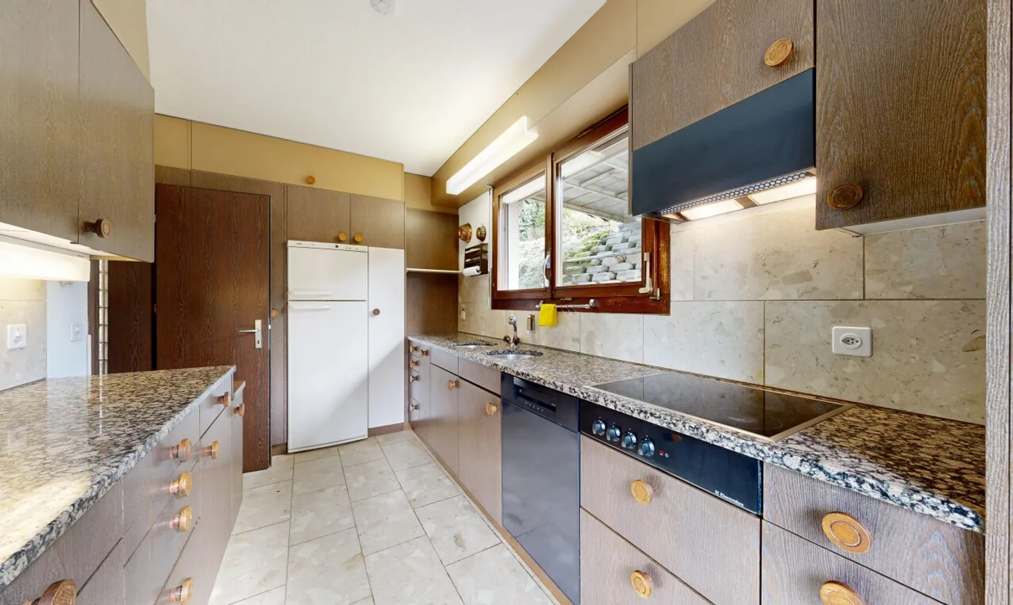 Incantevole casa unifamiliare con potenziale e vista - Foto 8 di 11