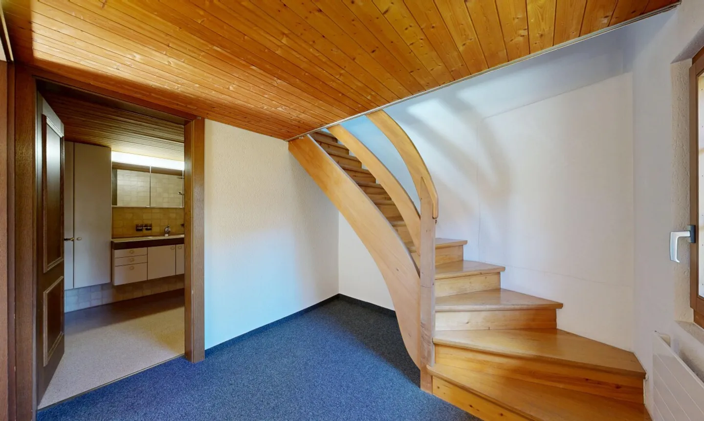 Charming 3.5-Room House with Separate Garden - Photo 7 of 11