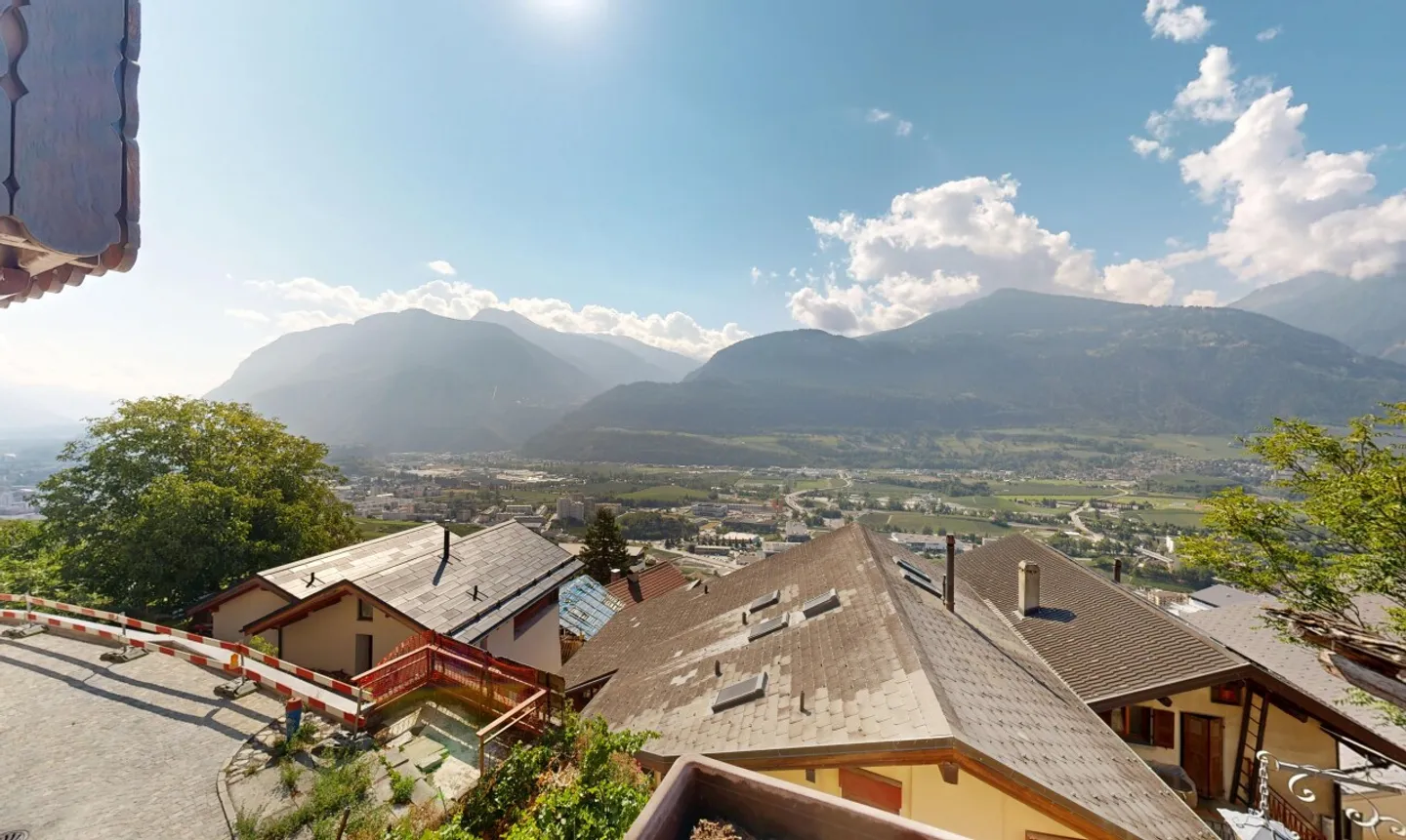 Spazioso appartamento di 4.5 locali idealmente situato a Sierre - Foto 1 di 13