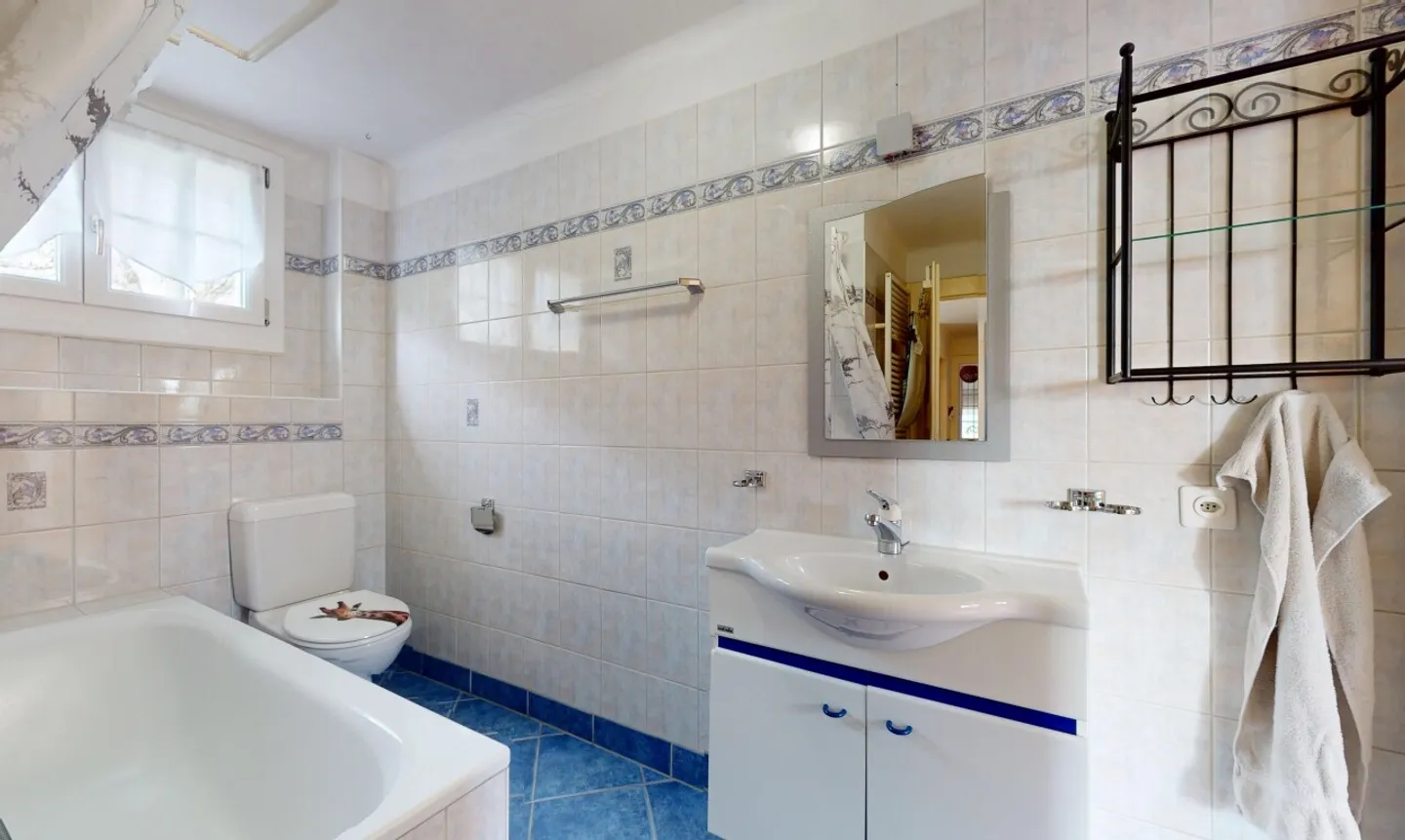 Incantevole villa con 10 camere e appartamento - Foto 11 di 13