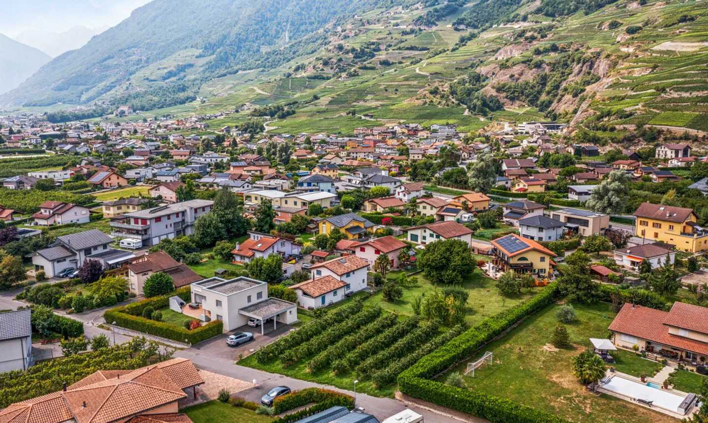 Magnifico lotto edificabile di 782 m² a Fully - Grande potenziale - Foto 3 di 11