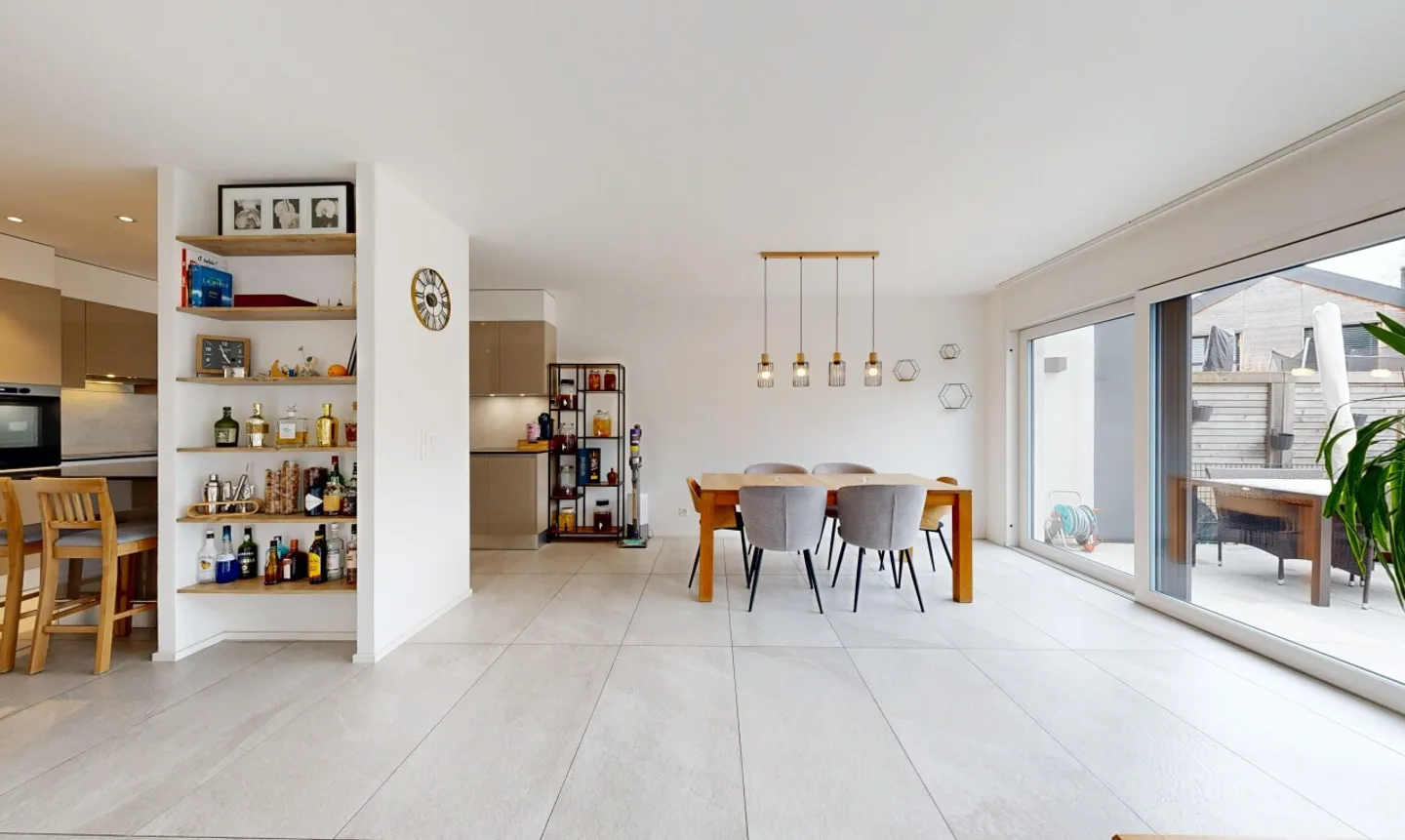 Moderne Villa in Broc - Foto 7 von 13