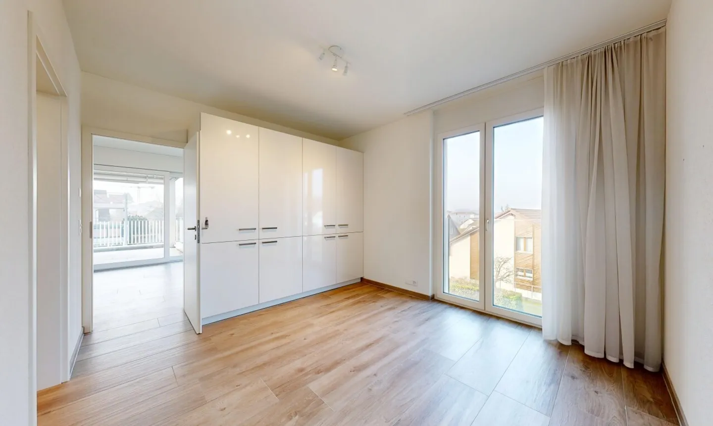 Modern 3.5-room apartment with balcony and flexible additional space - Photo 5 of 11