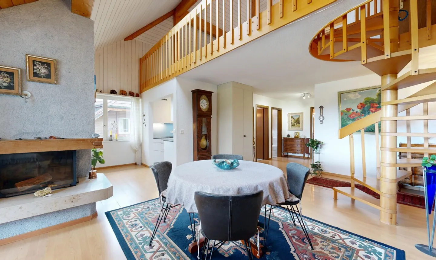 3.5 Room Maisonette with Additional Gallery, Balconies and Panoramic View - Photo 2 of 11