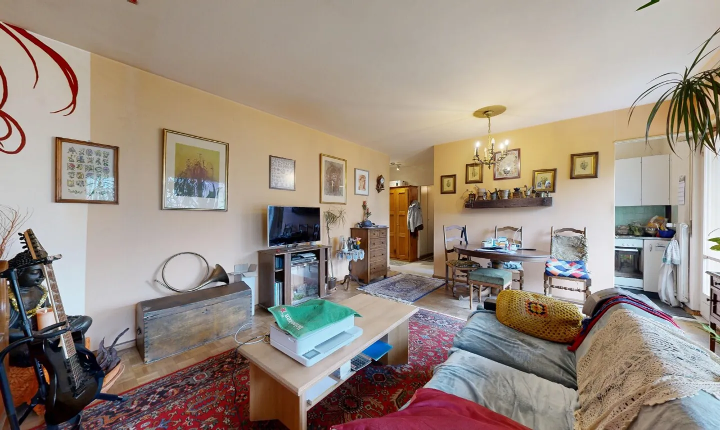 Appartement Charmant avec Potentiel - Photo 2 sur 11