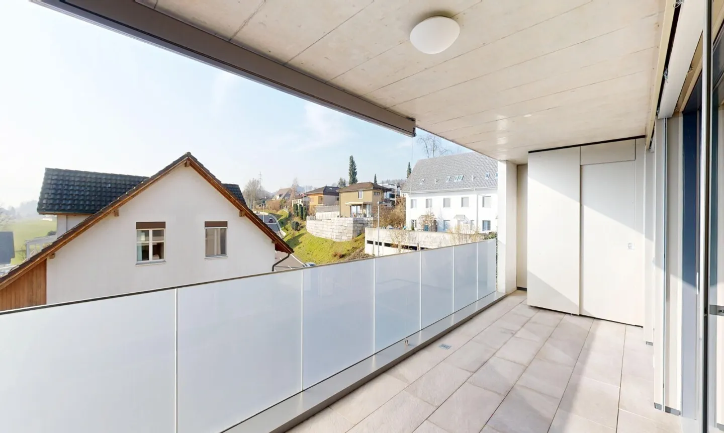 Appartamento moderno di 3,5 stanze con grande balcone e 2 posti auto - Foto 10 di 11