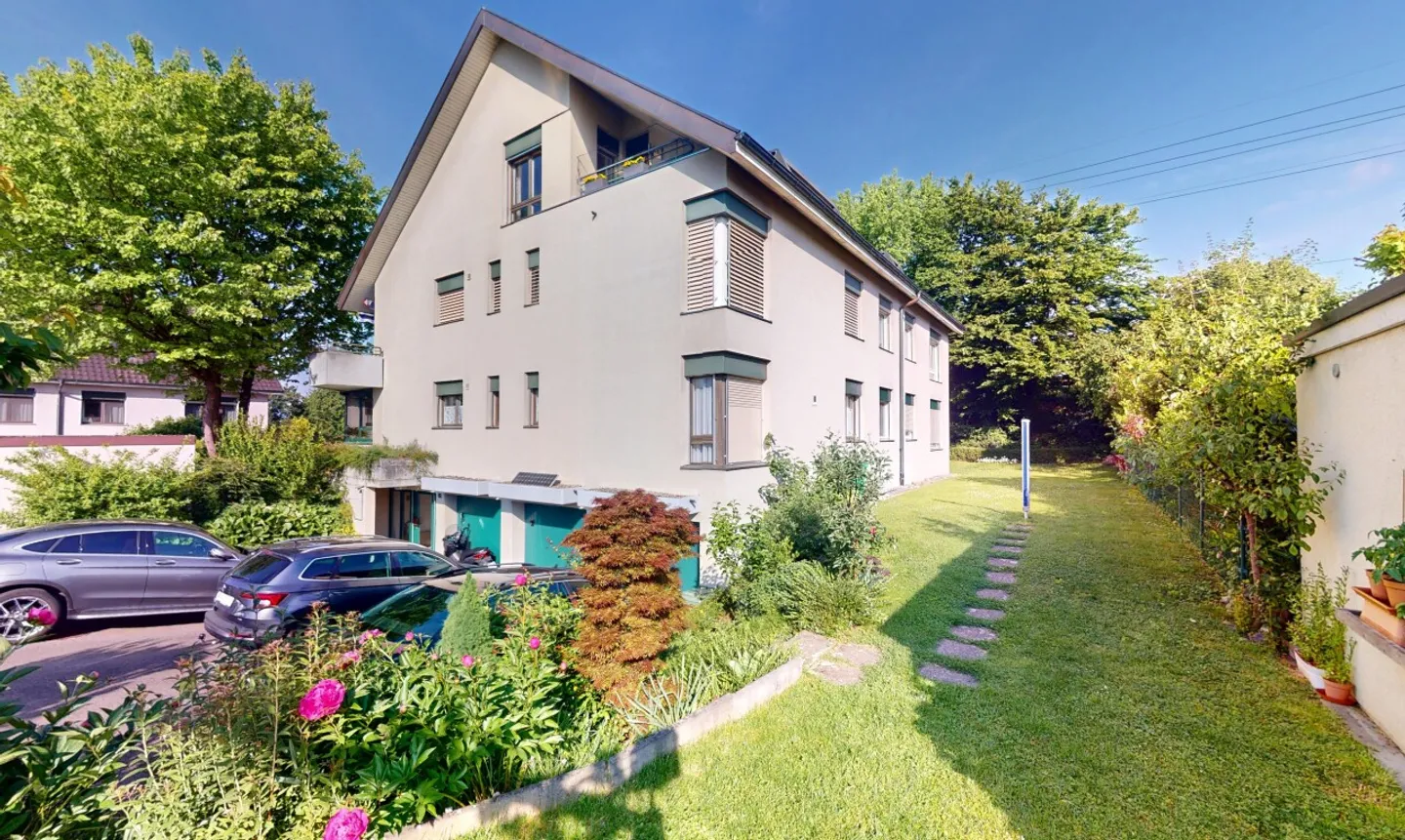 Charmante Dachwohnung mit Balkon - Foto 12 von 13