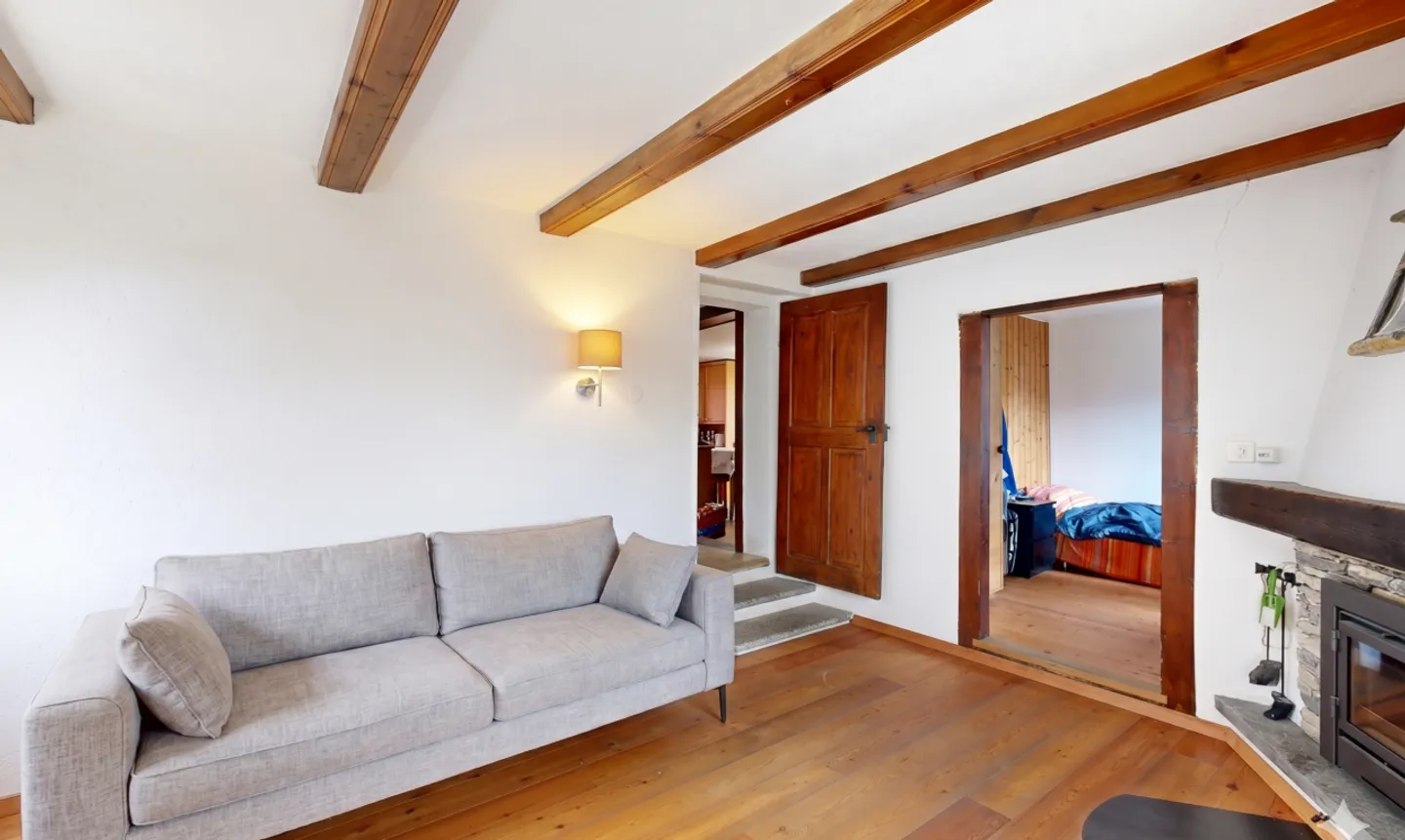 Dorfhaus mit zwei Wohnungen und Garten - Foto 8 von 11