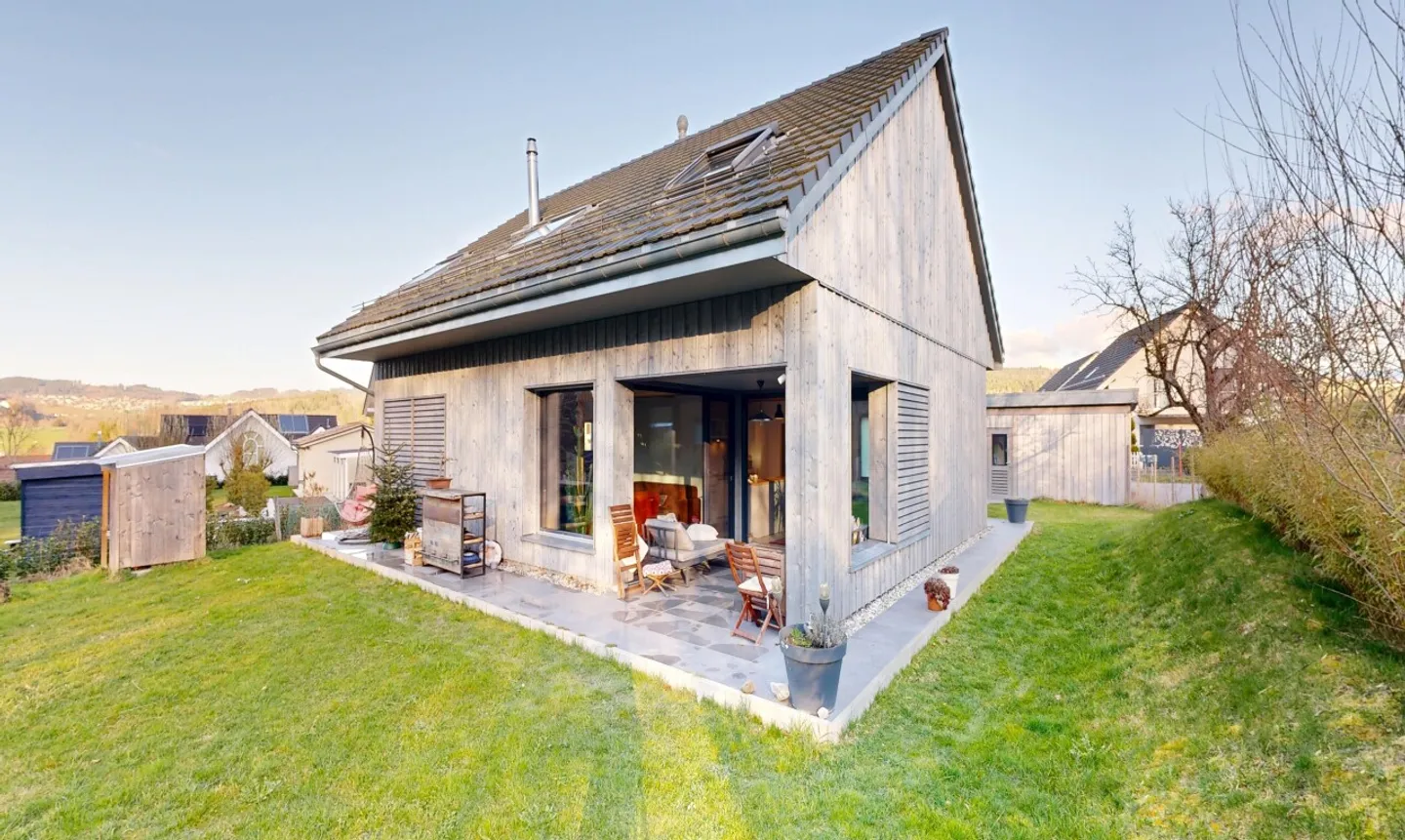 Family Villa with Terraces in Ecublens - Photo 1 of 11