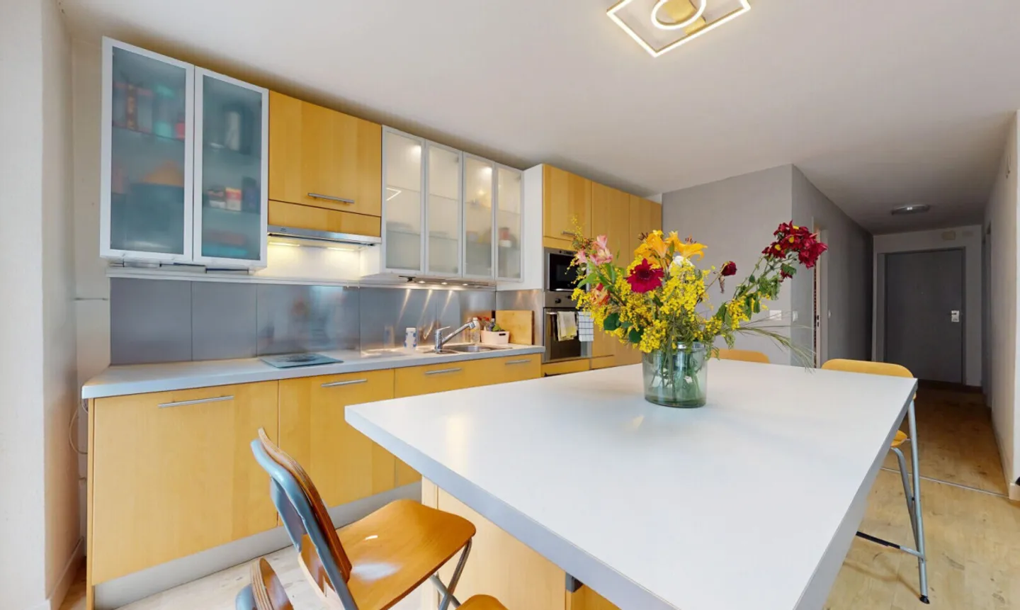 Top floor in Territet, with character and view of the lake and the Alps - Photo 7 of 13