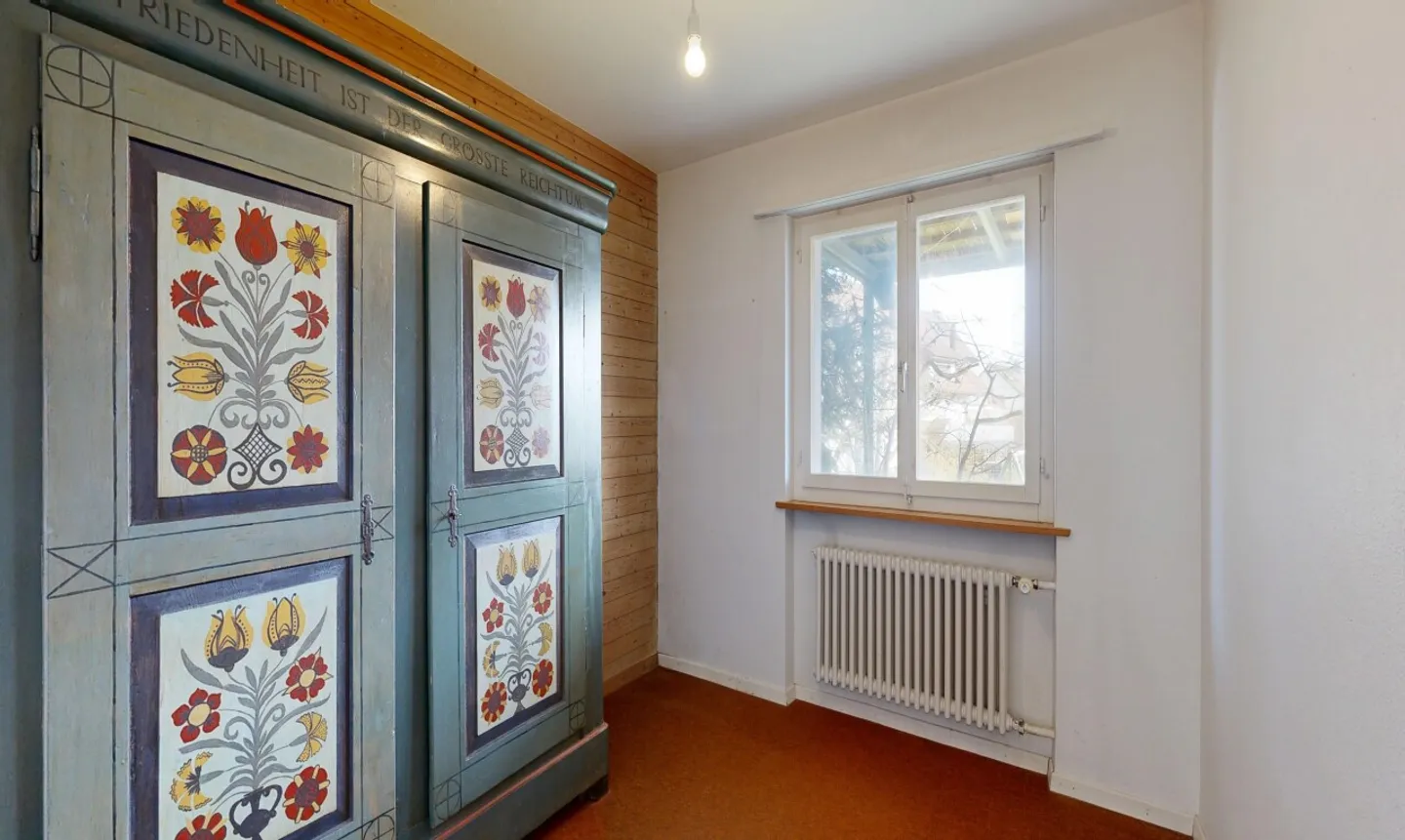 Charming 7.5-room house on a large plot with a lot of potential - Photo 3 of 11