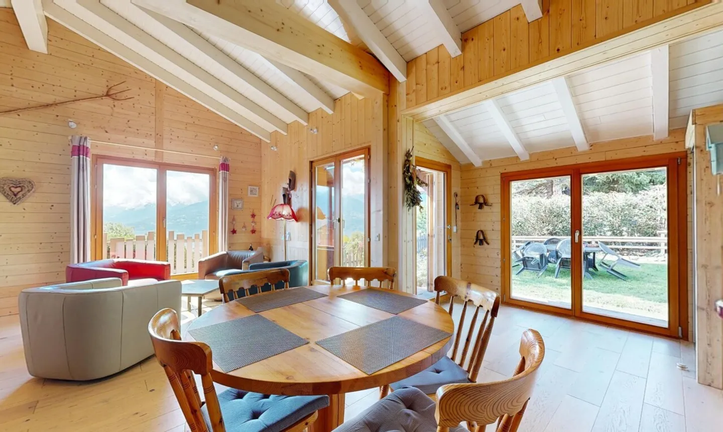 Cozy individual chalet with breathtaking views - Photo 5 of 11