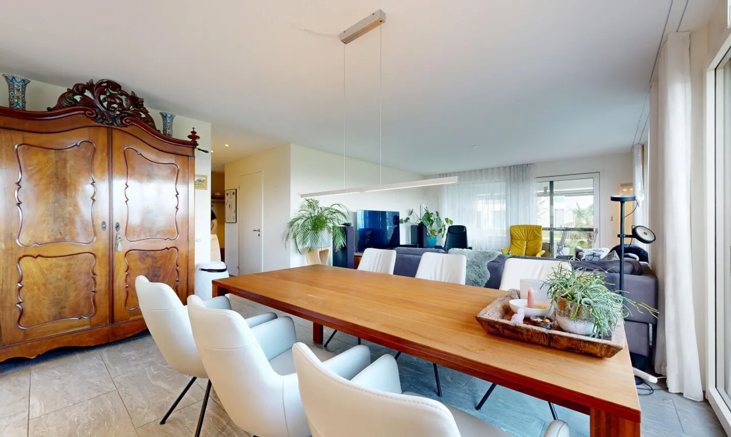 Appartement de jardin exclusif de 4,5 pièces avec vue sur le lac et équipements de qualité - Photo 3 sur 11