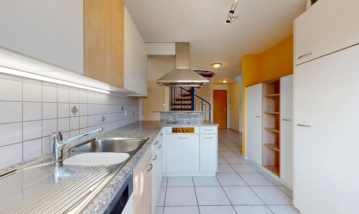 Stylish 4.5-room attic maisonette with charm and comfort - Photo 9 of 11