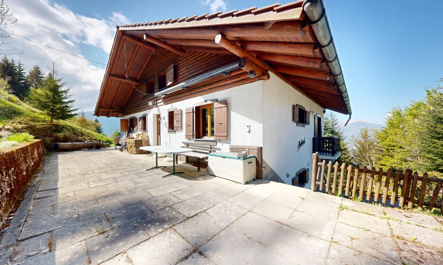 Authentic chalet with great potential – Les Giettes (1871) - Photo 2 of 11
