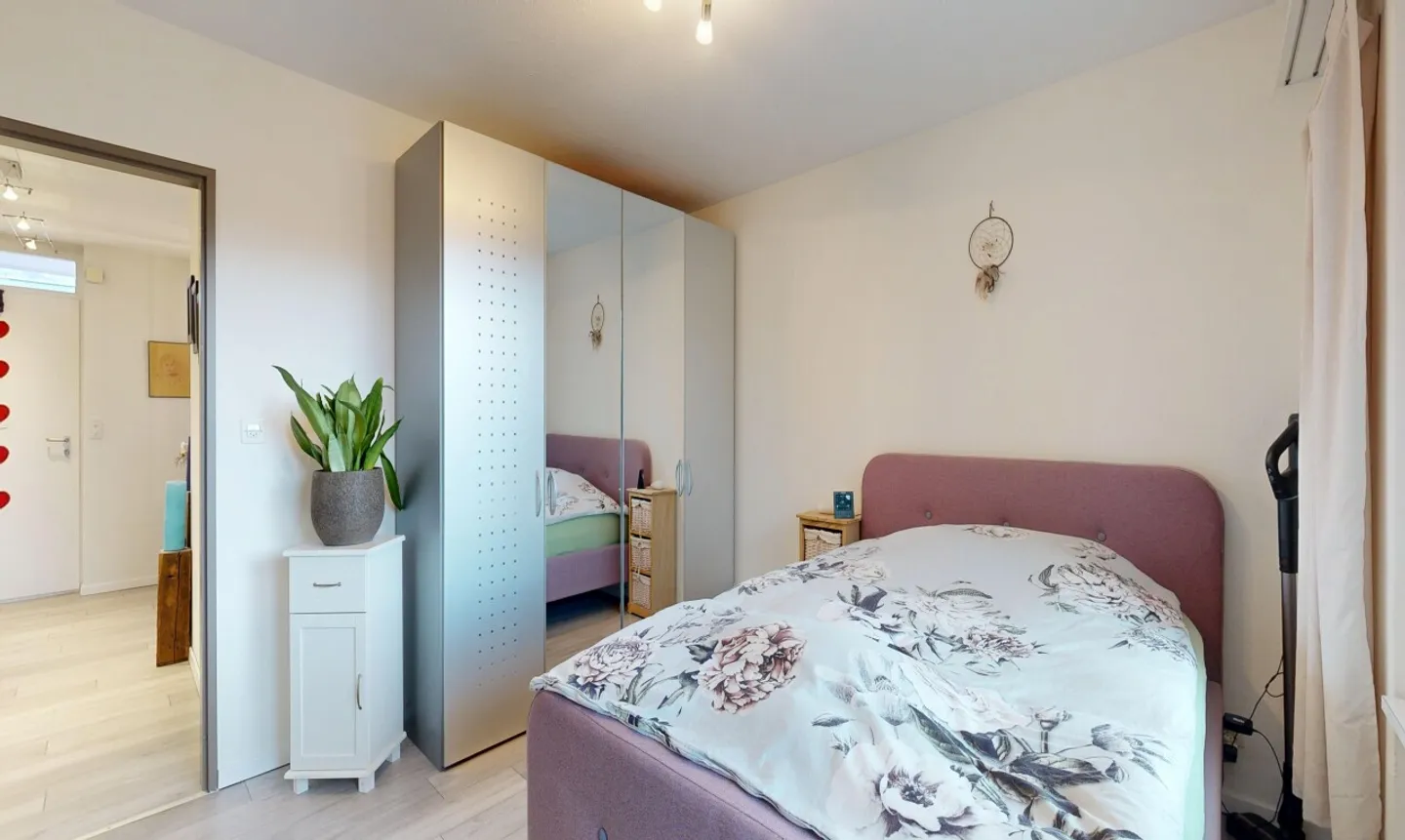 Appartement 2.5 pièces avec balcon dans un emplacement prisé à Wetzikon - Photo 9 sur 11