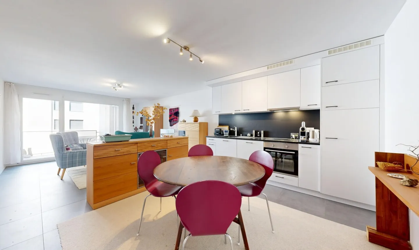 Modernes Apartment mit Balkon - Foto 7 von 11